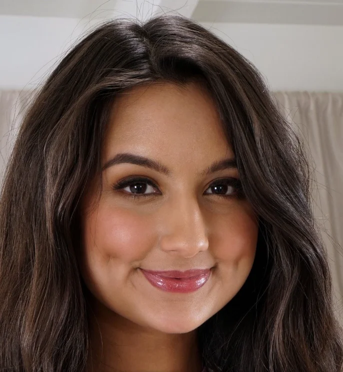 Eliza Ibarra Net Worth, Height, Career, Age, Ethnicity, Bio/Wiki